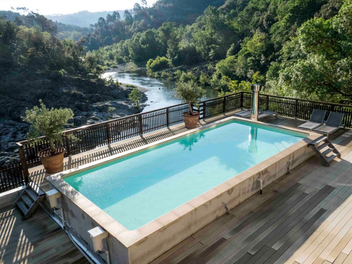 La Papeterie De Corbes Bed & Breakfast Bagian luar foto